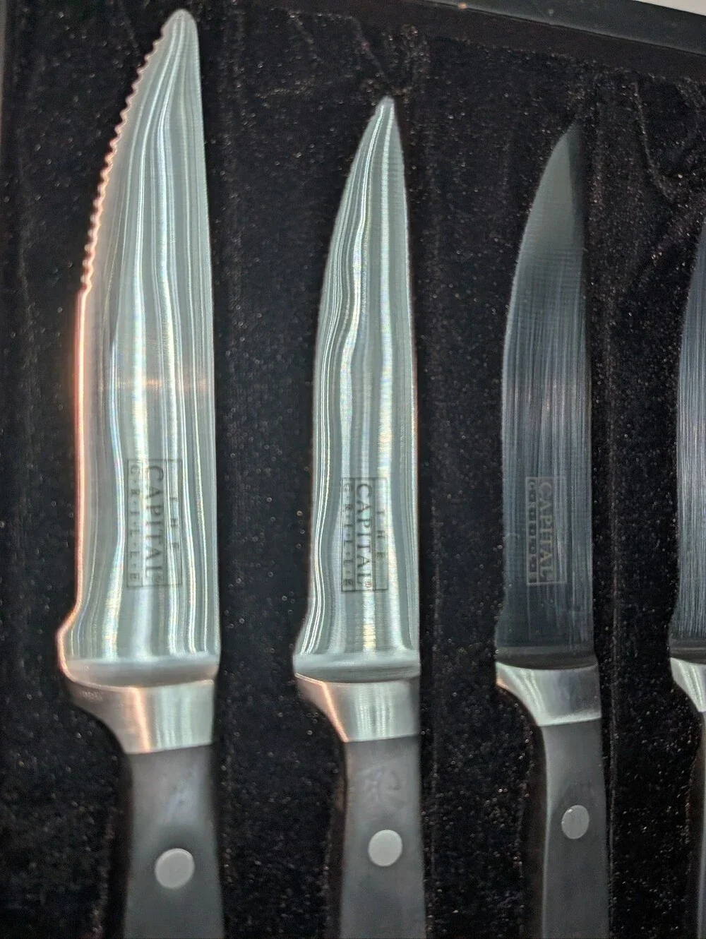 NEW The Capital Grille 4-Piece Steak Knife Set - Premium Heavy Duty